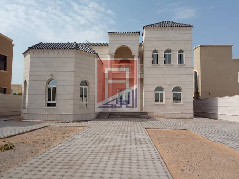 9 Bedroom Hall 9 Bedroom Hall