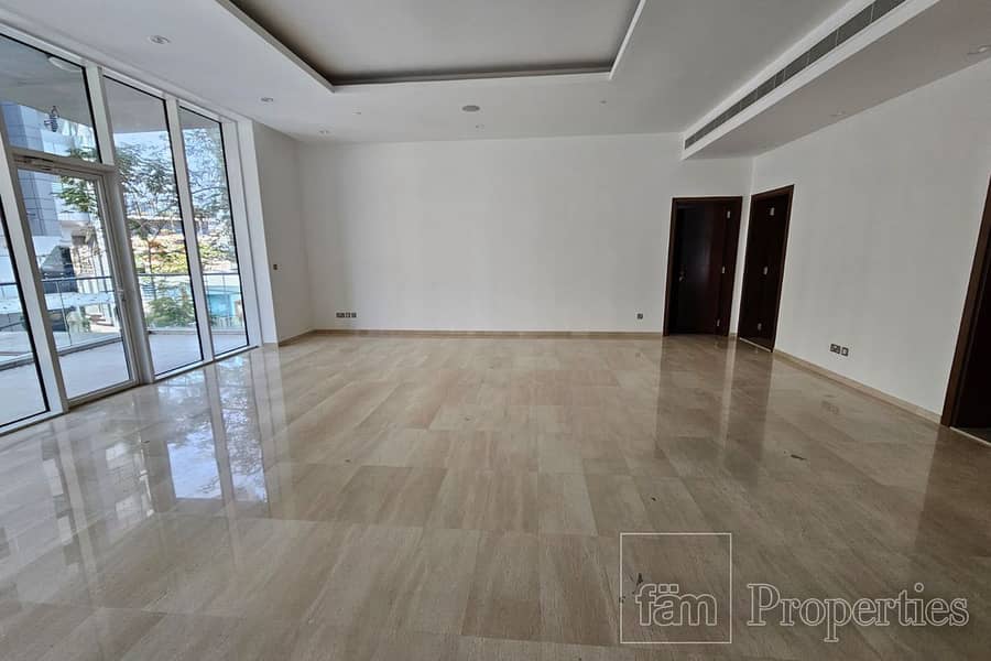 Vacant l Upgraded | Spacious Layout