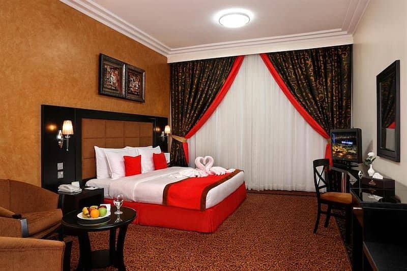 位于阿尔那哈达（夏尔迦），皇家大饭店 2 卧室的公寓 72000 AED - 6502739