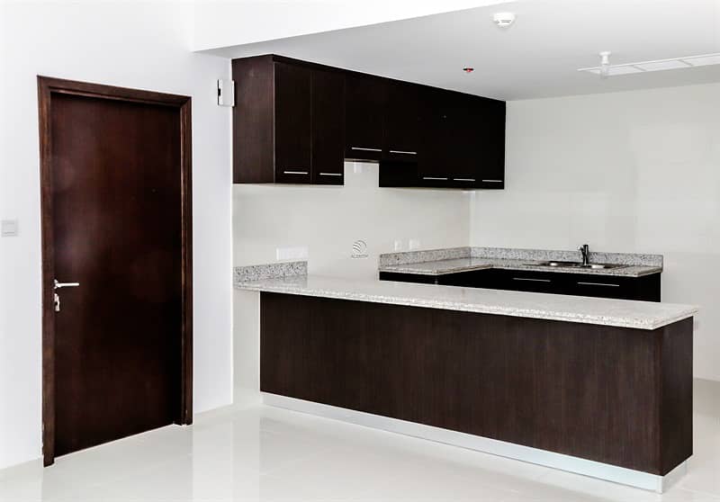 6 Modern-Kitchen-with-fitted-in-cabinets. jpg