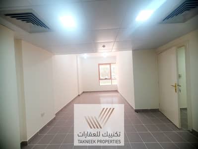 مکتب  للايجار في المرور، أبوظبي - WhatsApp Image 2024-02-17 at 16.06. 22_31c7f551. jpg