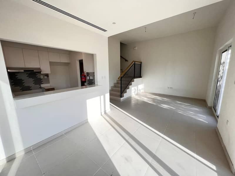 Single Row | Corner Villa | 4Bedrooms | Huge Plot Single Row | Corner Villa | 4Bedrooms | Huge Plot