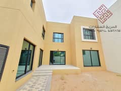 العلامة التجارية الجديدة l كبيرة التصميم l 4BHK فيلا متاحة للإيجار في المدينة المستدامة الشارقة في 120 ألف فقط