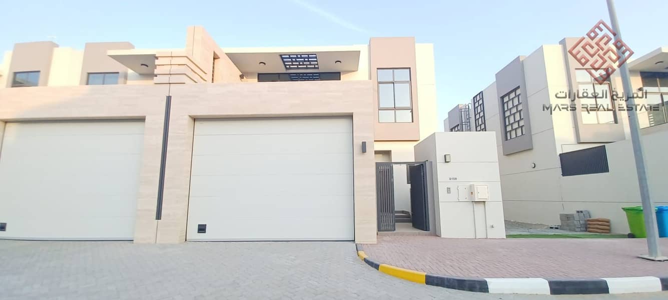 BRAND NEW BEAUTIFUL VILLA 3BHK IN TILAL CITY AVAILABLE FOR RENT 150K