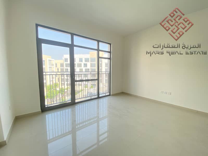 The Luxurious & Spacious 1 Bedroom Apartment with Swimming Pool View
