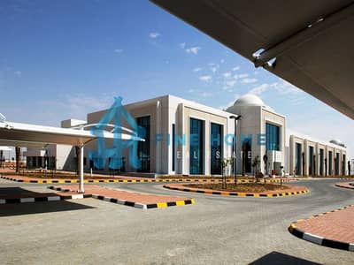 فيلا مجمع سكني 6 غرف نوم للبيع في الشامخة، أبوظبي - مجمع فلل  (3) بموقع مميز مع مسبح وملاحق خارجية