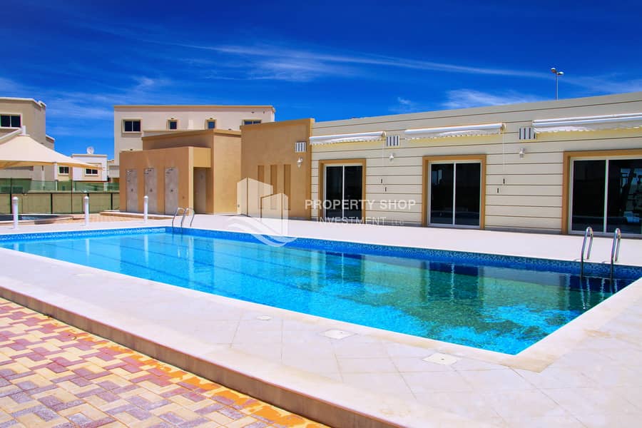 2 abu-dhabi-al-reef-arabian-village-community-swimming-pool. JPG