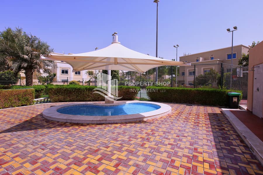7 abu-dhabi-al-reef-manazel-arabian-village-community-kids-swimming-pool. JPG