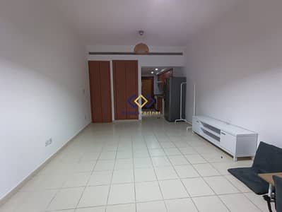 Studio for Rent in The Greens, Dubai - cd4211d4-38e4-405a-a554-cd35ef7264a8. jpg
