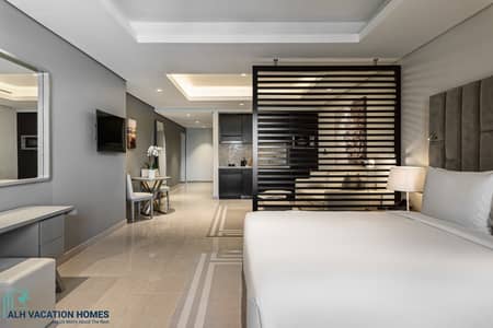 Hotel Apartment for Rent in Palm Jumeirah, Dubai - Deluxe studio kitchenette. jpg