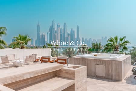 4 Bedroom Villa for Sale in Palm Jumeirah, Dubai - Luxe Serviced Beach Villa| Pool | Triplex