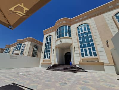 5 Bedroom Villa for Rent in Shakhbout City, Abu Dhabi - Luxurious villa with a large yard