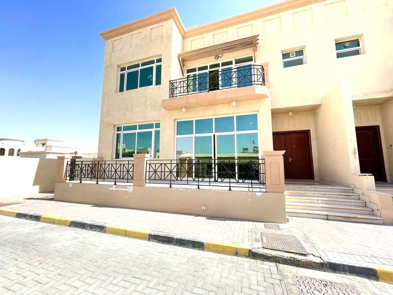 Compound Villa - 5 Bedrooms, Majilis Hall with 6 Bathrooms in Baniyas East
