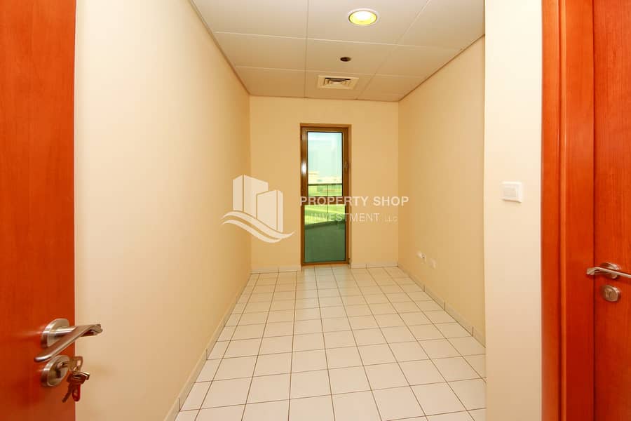 8 2-br-apartment-al-reem-island-shams-abu-dhabi-beach-tower-b-maidsroom. JPG
