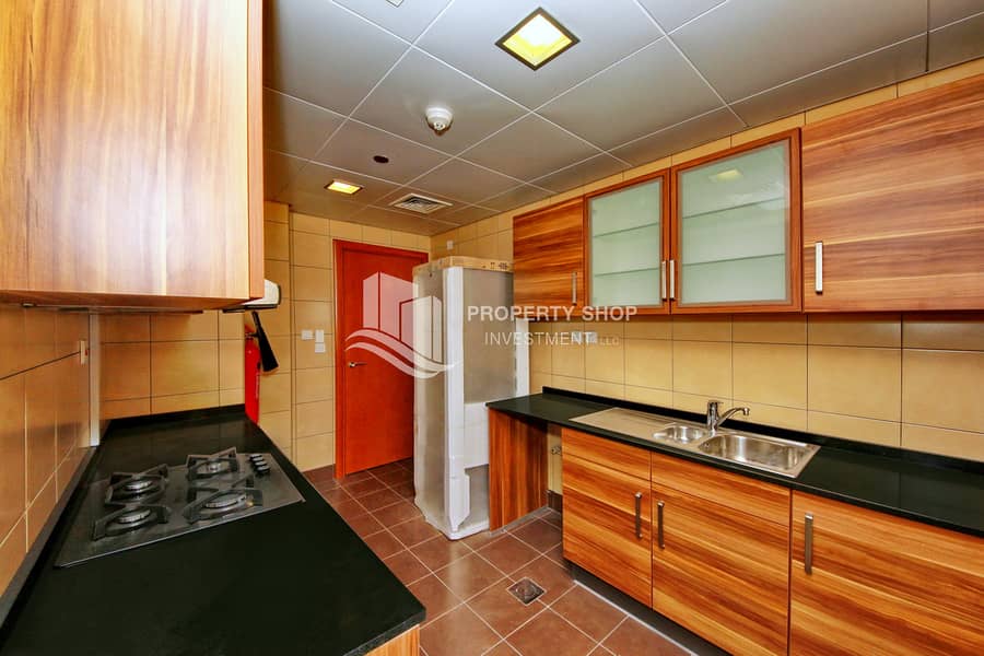 10 2-br-apartment-al-reem-island-shams-abu-dhabi-beach-tower-b-kitchen-1. JPG