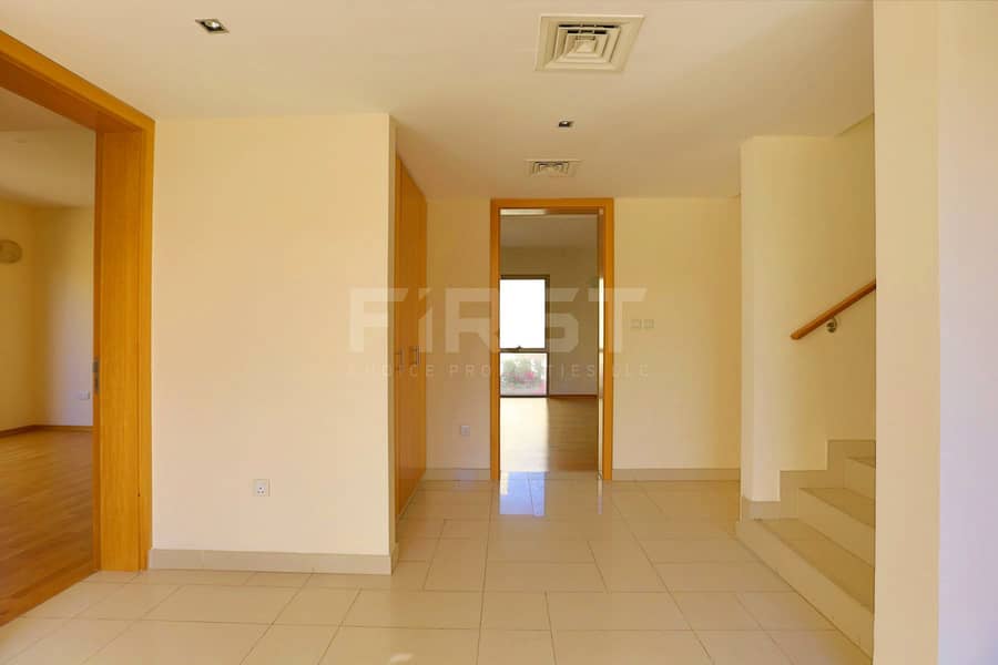 8 Internal Photo of 4 Bedroom Villa in Al Raha Gardens Abu Dhabi UAE (3). jpg