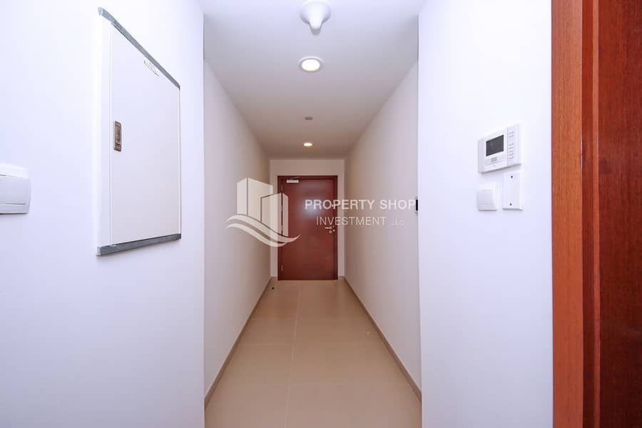 5 1-bedroom-apartment-al-reem-island-shams-abu-dhabi-gate-tower-2-foyer. JPG