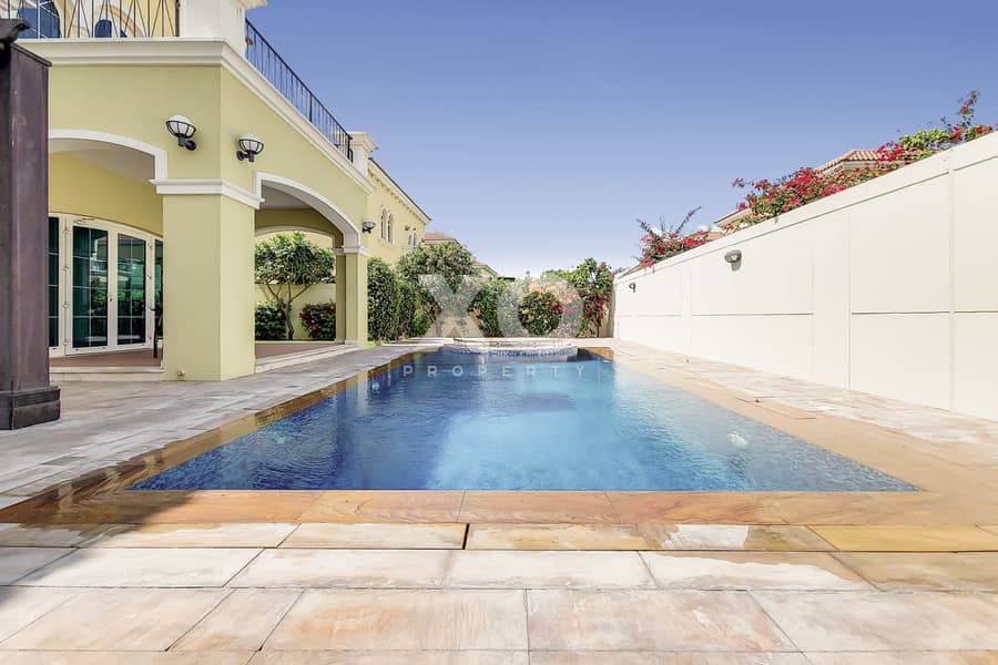 LARGE PLOT | PRIVATE POOL | CLOSE TO MALL