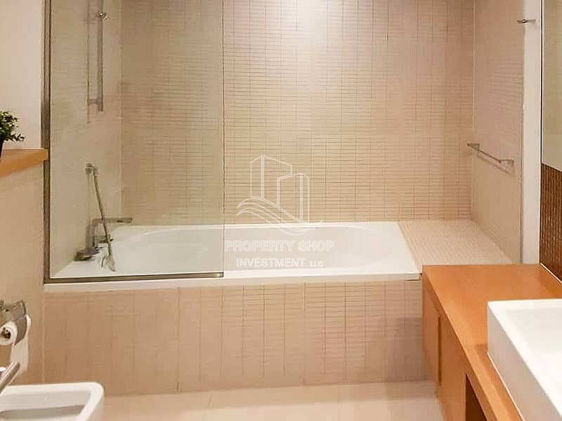 10 al-raha-beach-al-bandar-al-nassem-bathroom (3). jpg