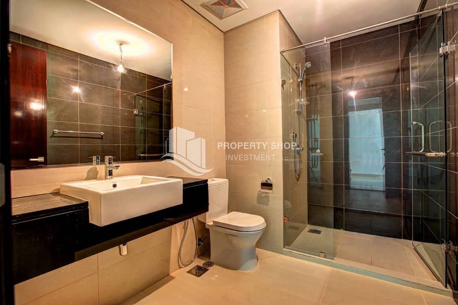 10 4-br-apartment-abu-dhabi-al-reem-island-marina-square-mag-5-residences-bathroom-3. JPG
