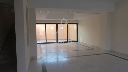 NEW OFFER | Luxurious 4 Bedrooms Villa with Private Garden and Full Amenities NEW OFFER | Luxurious 4 Bedrooms Villa with Private Garden and Full Amenities
