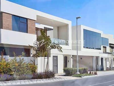 5 Bedroom Villa for Sale in Yas Island, Abu Dhabi - Single Row Villa | Garden View | Lively Community