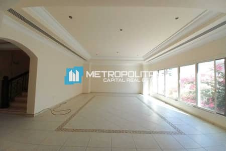 5 Bedroom Villa for Rent in Corniche Road, Abu Dhabi - Palatial 5BR Villa | Maids Room | Car Parking