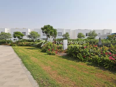 1 Bedroom Flat for Sale in Al Ghadeer, Abu Dhabi - Peaceful Community |Full Facilities| Best Living