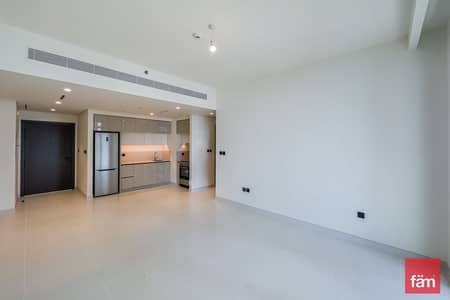 1 Bedroom Flat for Sale in Dubai Harbour, Dubai - High Floor/ Private Beach Access/ Fully Furnished