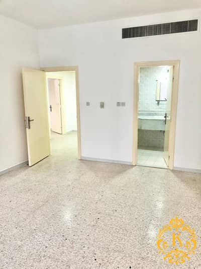 3 Bedroom Apartment for Rent in Hamdan Street, Abu Dhabi - 3bhk apartment sharing allowed near Salama hospital  65k 4 Payments