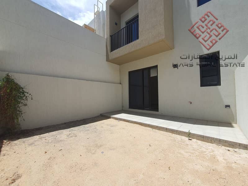 Luxury l Ready To Move l 2 Bedroom l In A Beautiful Comunity