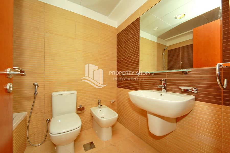13 2-br-apartment-al-reem-island-shams-abu-dhabi-beach-tower-a-bathroom. JPG