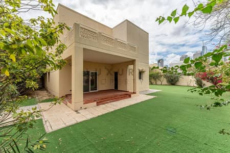 4 Bedroom Villa for Rent in The Meadows, Dubai - Exclusive | Prime Location | Upgrades Pending