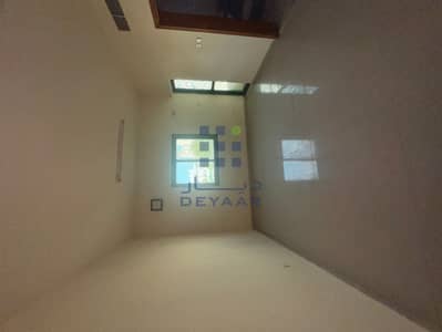 Deyaar Presenting Studio in majarrah area, Split Duct AC, close to Pakistani Supermarket