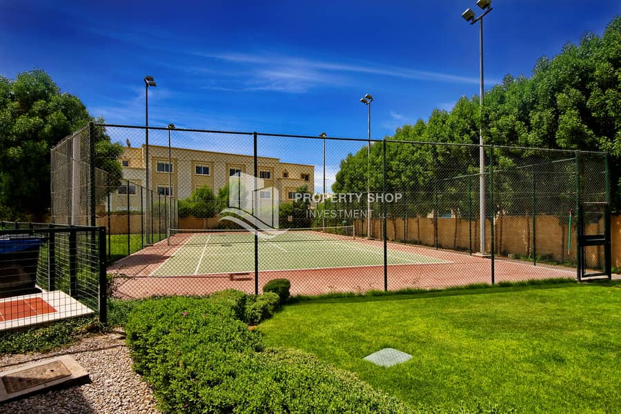 10 abu-dhabi-al-reef-arabian-village-community-tennis-court. JPG
