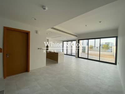 3 Bedroom Townhouse for Rent in Dubailand, Dubai - 3 Bedroom | Modern | Vacant and Available