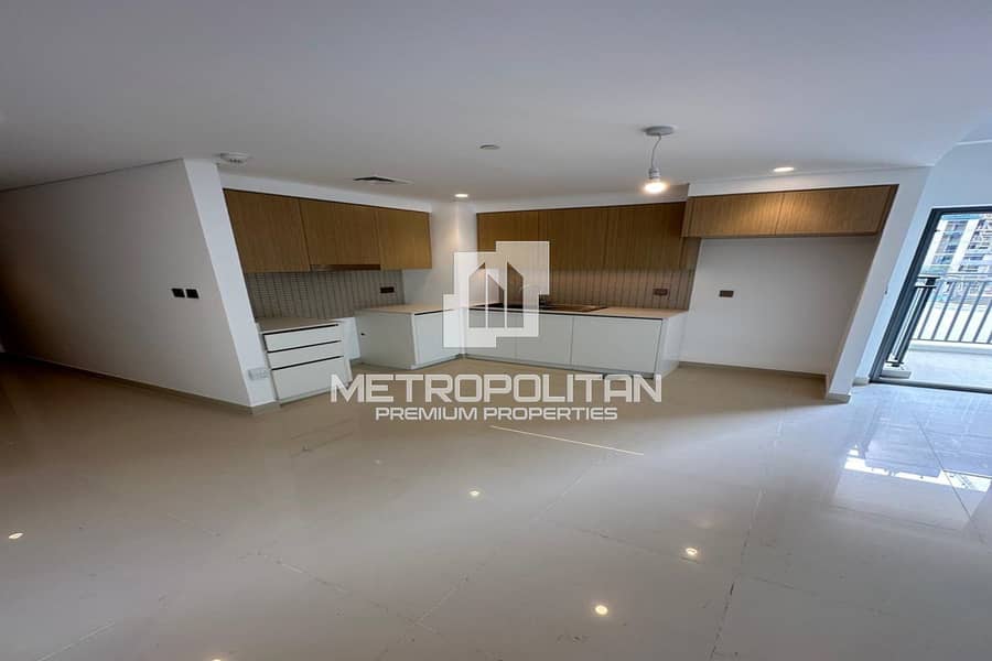 Ready To Move in | Near to Pool-Park | Spacious