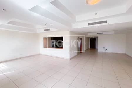 شقة 3 غرف نوم للايجار في بر دبي، دبي - شقة في برج بن هندي،المنخول،بر دبي 3 غرف 150000 درهم - 8647772