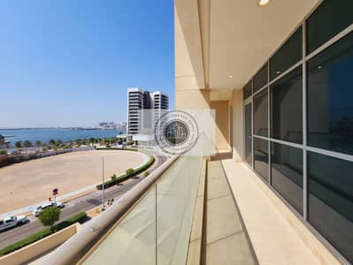 فلیٹ 3 غرف نوم للايجار في شاطئ الراحة، أبوظبي - شقة في المنيرة،شاطئ الراحة 3 غرف 155000 درهم - 8642487