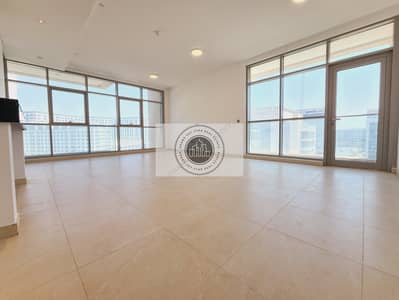 فلیٹ 3 غرف نوم للايجار في شاطئ الراحة، أبوظبي - شقة في المنيرة،شاطئ الراحة 3 غرف 152000 درهم - 8642413