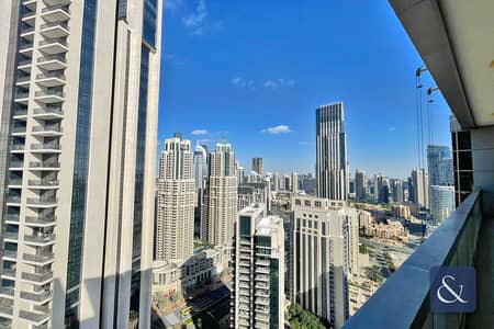 2 Bedroom Apartment for Sale in Downtown Dubai, Dubai - Double Height Ceilings | Upgraded | Vacant