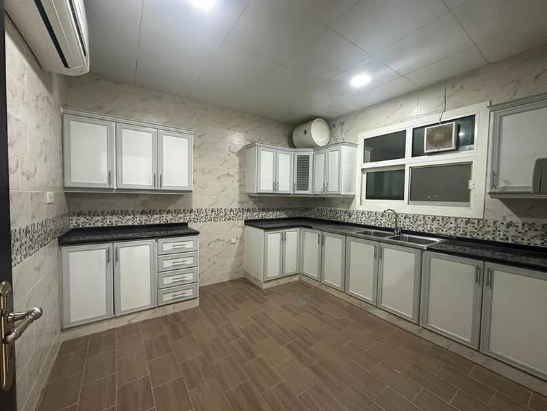 SPACIOUS 3 BEDROOMS HALL MAIDROOM APARTMENT BALCONY FOR RENT