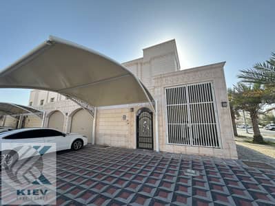 5 Bedroom Villa for Rent in Khalifa City, Abu Dhabi - New and deluxe | private entrance | parking in and out