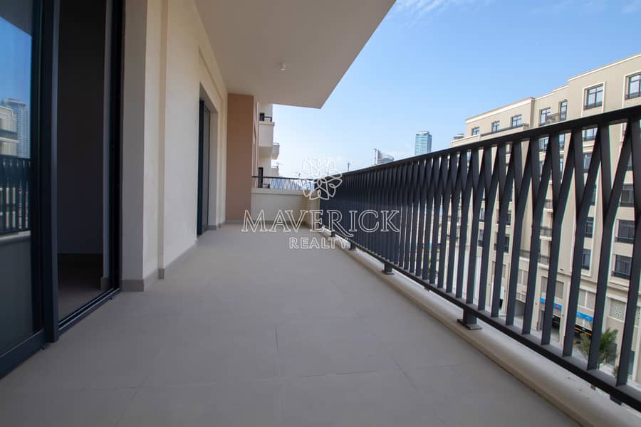 9 Lavish 1BHK+Balcony | Free Parking | 4Cheqs