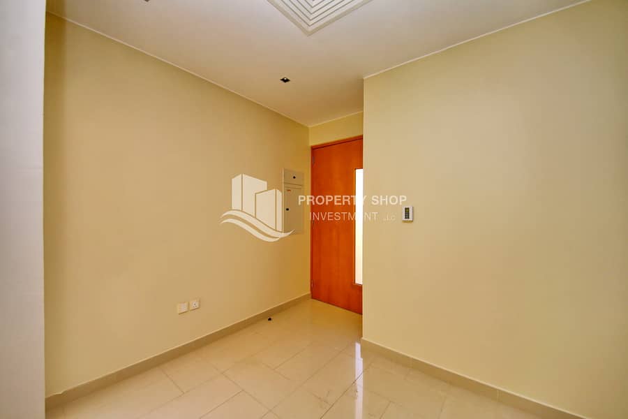 16 4-bedroom-townhouse-abu-dhabi-al-dar-al-raha-gardens-foyer-1. JPG