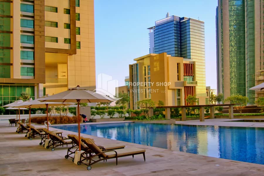 16 abu-dhabi-al-reem-island-marina-square-community-swimming-pool. JPG