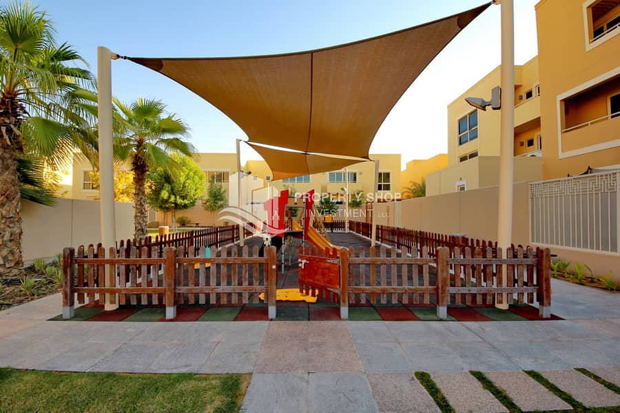 28 4-bedroom-townhouse-abu-dhabi-al-dar-al-raha-gardens-play-ground-1. JPG