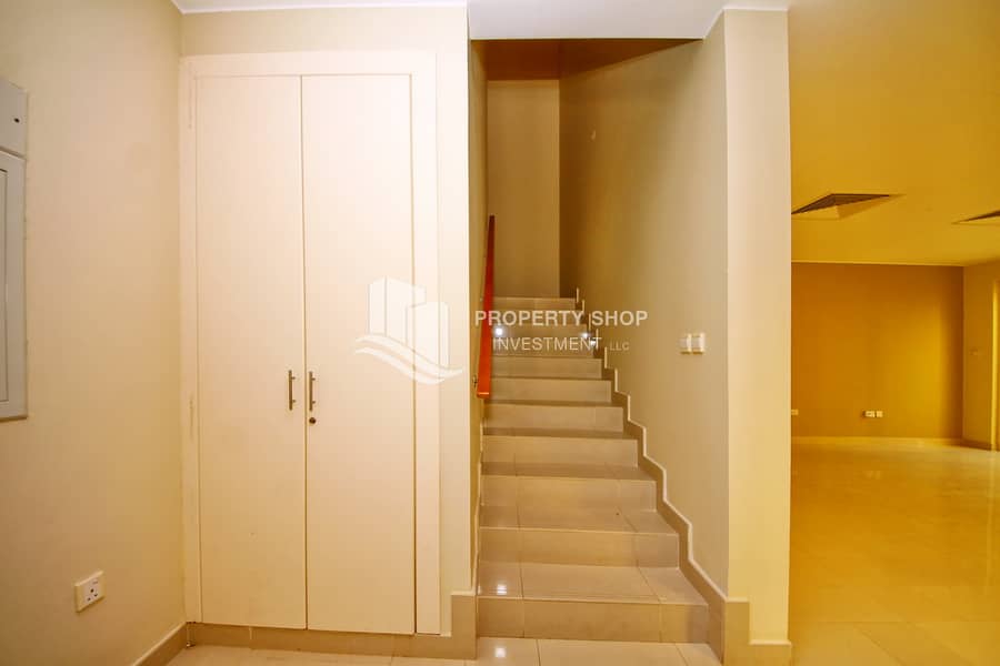 8 3-bedroom-townhouse-abu-dhabi-al-dar-al-raha-gardens-stairs. JPG