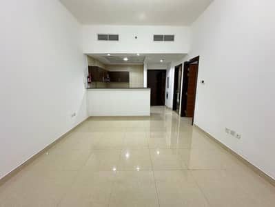 LUXURIOUS 1BHK | AT VERY PRIME LOCATION | SIZE 820 Sqft |