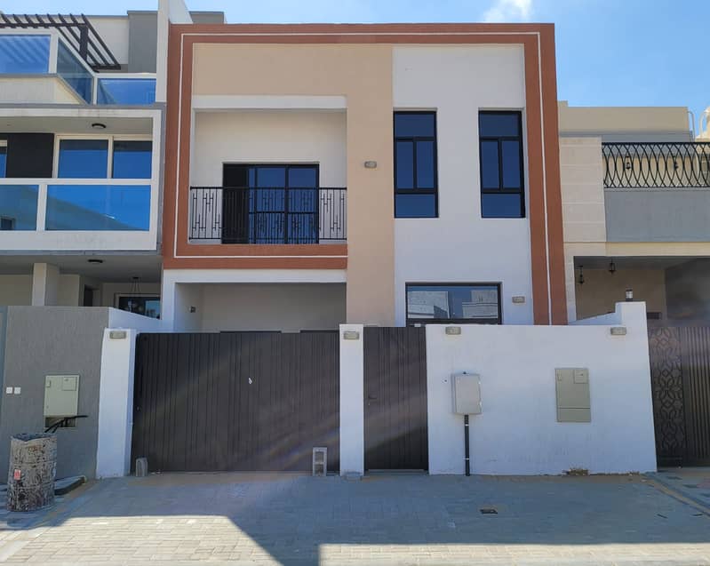 Villa for rent in Ajman, Al Zahia area 4 rooms, a sitting room and a hall With air conditioners 70 thousand dirhams required